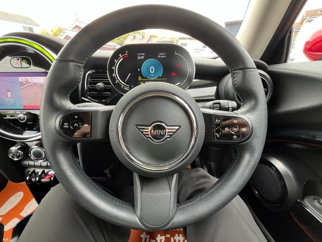 ＭＩＮＩ ワン　クラシック・トリム　クラシックトリム　バックカメラ　禁煙車　純正ナビ　　コーナーセンサー　Ｂｌｕｅｔｏｏｔｈ　ＬＥＤヘッドライト　バックカメラ　ステアリングスイッチ　　クルーズコントロール　レーダーブレーキ　レーンキープ（16枚目）