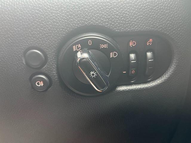 ＭＩＮＩ ワン　クラシック・トリム　クラシックトリム　バックカメラ　禁煙車　純正ナビ　　コーナーセンサー　Ｂｌｕｅｔｏｏｔｈ　ＬＥＤヘッドライト　バックカメラ　ステアリングスイッチ　　クルーズコントロール　レーダーブレーキ　レーンキープ（26枚目）
