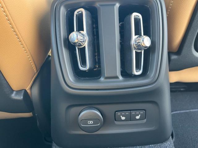 ＸＣ４０ リチャージ　ＰＨＶ　Ｔ５　インスクリプション　全方位カメラ　ナビ　ハーマンカードン　パークアシストパイロット　パノラマガラスルーフ　１９インチアルミ　禁煙車　ステアリングヒーター　パワーバックドア　ブラウンレザーシート　ステアリングヒーター（39枚目）