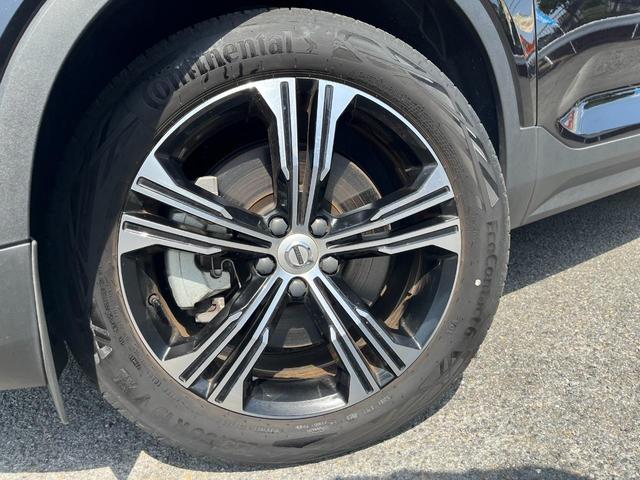 ＸＣ４０ リチャージ　ＰＨＶ　Ｔ５　インスクリプション　全方位カメラ　ナビ　ハーマンカードン　パークアシストパイロット　パノラマガラスルーフ　１９インチアルミ　禁煙車　ステアリングヒーター　パワーバックドア　ブラウンレザーシート　ステアリングヒーター（45枚目）