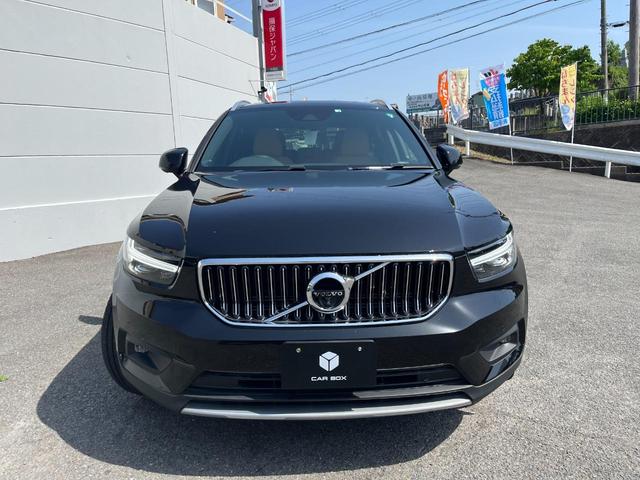 ＸＣ４０ リチャージ　ＰＨＶ　Ｔ５　インスクリプション　全方位カメラ　ナビ　ハーマンカードン　パークアシストパイロット　パノラマガラスルーフ　１９インチアルミ　禁煙車　ステアリングヒーター　パワーバックドア　ブラウンレザーシート　ステアリングヒーター（50枚目）