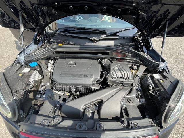 ＭＩＮＩ 　ワンオーナー　１９インチアルミ　禁煙車　ナビ　パワーバックドア　ワイヤレス充電　ＡｐｐｌｅＣａｒＰｌａｙ　シートヒーター　バックカメラ　コーナーセンサー前後　アダプティブクルーズコントロール（5枚目）