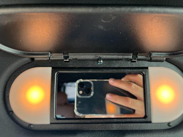 ＭＩＮＩ 　ワンオーナー　１９インチアルミ　禁煙車　ナビ　パワーバックドア　ワイヤレス充電　ＡｐｐｌｅＣａｒＰｌａｙ　シートヒーター　バックカメラ　コーナーセンサー前後　アダプティブクルーズコントロール（6枚目）