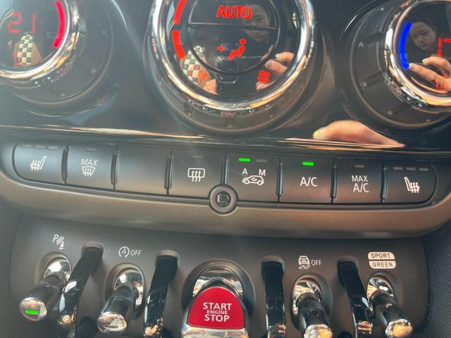 ＭＩＮＩ 　ワンオーナー　１９インチアルミ　禁煙車　ナビ　パワーバックドア　ワイヤレス充電　ＡｐｐｌｅＣａｒＰｌａｙ　シートヒーター　バックカメラ　コーナーセンサー前後　アダプティブクルーズコントロール（34枚目）