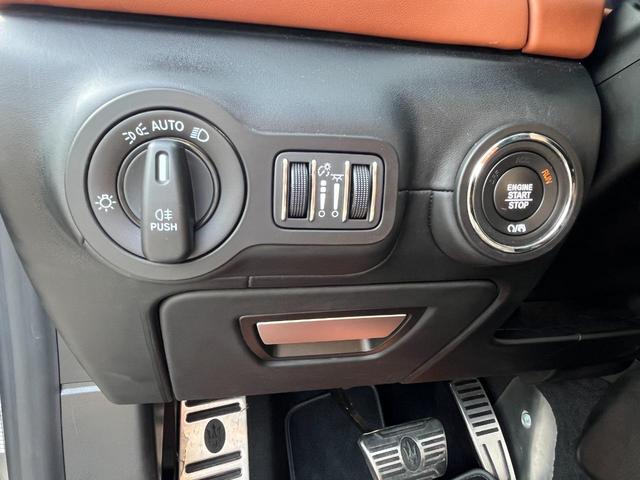 ギブリ ハイブリッド　グランルッソ　パワーシート　ＡｐｐｌｅＣａｒＰｌａｙ　パワーバックドア　シートヒーター　ハーフレザーコーナーセンサー前後　ブラインドスポットモニター　アダプティブクルーズコントロール　Ｂｌｕｅｔｏｏｔｈ　ＵＳＢ（15枚目）