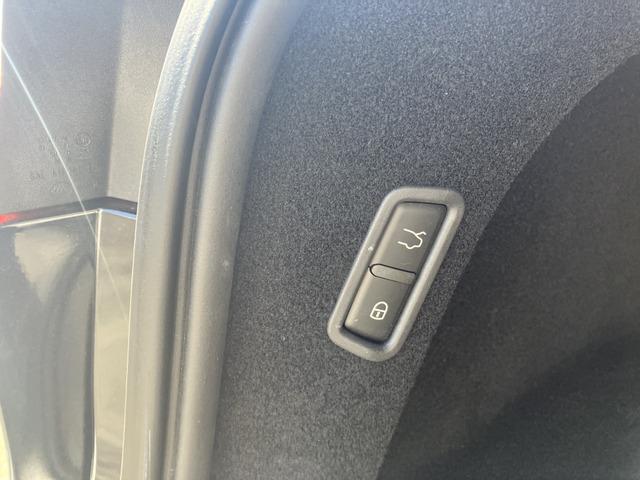 レヴァンテ ベースグレード　全周囲カメラ　エアサスペンション　禁煙車　パワーシート　シートヒーター左右　　パワーバックドア　ナビ　フルセグ　ＬＥＤヘッドライト　オートライト　ブラインドスポットモニター　　アルミホイール２０インチ（2枚目）
