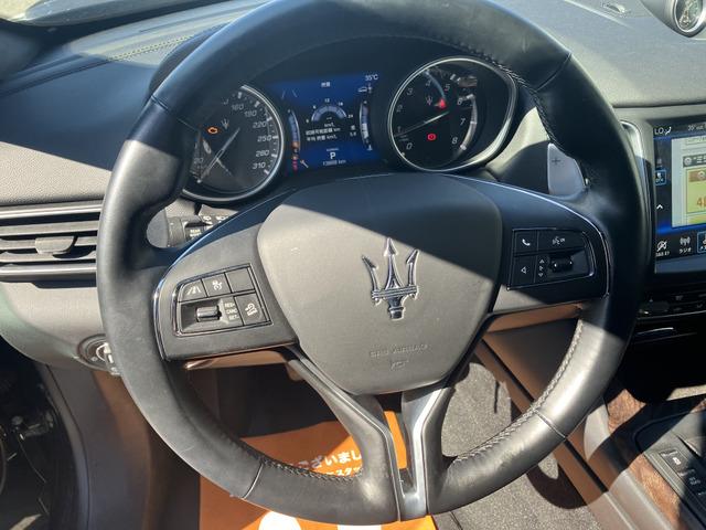 レヴァンテ ベースグレード　全周囲カメラ　エアサスペンション　禁煙車　パワーシート　シートヒーター左右　　パワーバックドア　ナビ　フルセグ　ＬＥＤヘッドライト　オートライト　ブラインドスポットモニター　　アルミホイール２０インチ（18枚目）