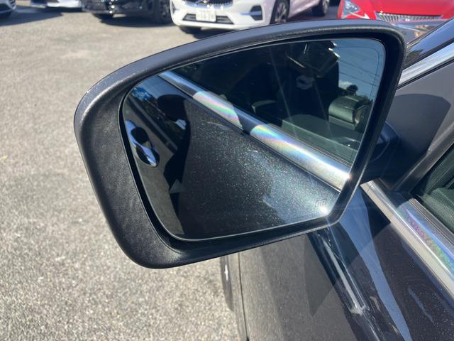 レヴァンテ ベースグレード　全周囲カメラ　エアサスペンション　禁煙車　パワーシート　シートヒーター左右　　パワーバックドア　ナビ　フルセグ　ＬＥＤヘッドライト　オートライト　ブラインドスポットモニター　　アルミホイール２０インチ（33枚目）