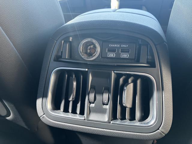 レヴァンテ ベースグレード　全周囲カメラ　エアサスペンション　禁煙車　パワーシート　シートヒーター左右　　パワーバックドア　ナビ　フルセグ　ＬＥＤヘッドライト　オートライト　ブラインドスポットモニター　　アルミホイール２０インチ（45枚目）