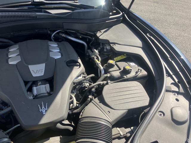 レヴァンテ ベースグレード　全周囲カメラ　エアサスペンション　禁煙車　パワーシート　シートヒーター左右　　パワーバックドア　ナビ　フルセグ　ＬＥＤヘッドライト　オートライト　ブラインドスポットモニター　　アルミホイール２０インチ（66枚目）