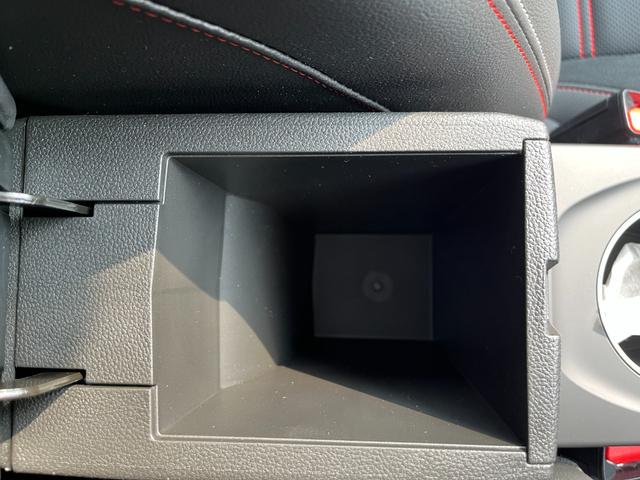 アルカナ ルノー　スポール　ラインマイルドハイブリッド　ワンオーナー　全方位カメラ　禁煙車　前席シートヒーター　パワーシート　ハーフレザーシート　ステアリングヒーター　ＬＥＤヘッドライト　コーナーセンサー　ＡｐｐｌｅＣａｒＰｌａｙ　アダプティブクルーズ（64枚目）