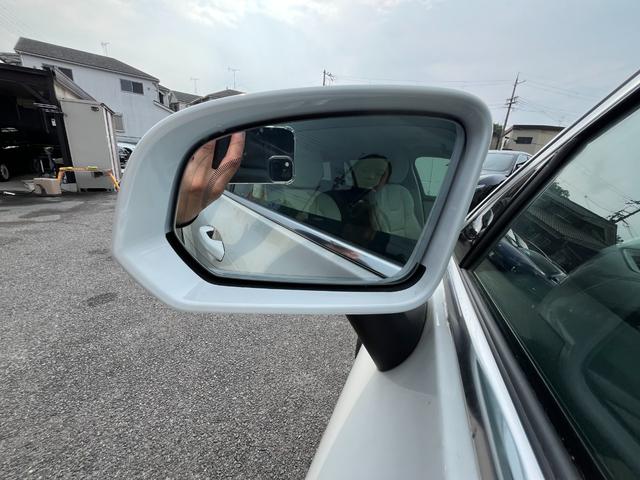 Ｖ６０ リチャージ　ＰＨＶ　Ｔ６　ＡＷＤ　インスクリプション　パノラマサンルーフ　ＢｏｗｅｒｓＷｉｌｋｉｎｓサウンド　全席シートヒーター　前席シートエアコン　ステアリングヒーター　パワーシート　パーフォレーテッドファインナッパ革シート　電動バックレスト（37枚目）