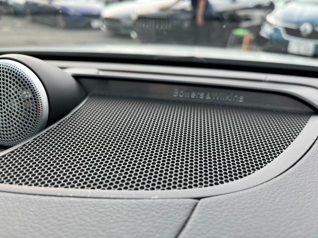 Ｖ６０ リチャージ　ＰＨＶ　Ｔ６　ＡＷＤ　インスクリプション　パノラマサンルーフ　ＢｏｗｅｒｓＷｉｌｋｉｎｓサウンド　全席シートヒーター　前席シートエアコン　ステアリングヒーター　パワーシート　パーフォレーテッドファインナッパ革シート　電動バックレスト（41枚目）