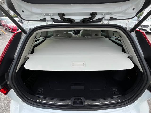 Ｖ６０ リチャージ　ＰＨＶ　Ｔ６　ＡＷＤ　インスクリプション　パノラマサンルーフ　ＢｏｗｅｒｓＷｉｌｋｉｎｓサウンド　全席シートヒーター　前席シートエアコン　ステアリングヒーター　パワーシート　パーフォレーテッドファインナッパ革シート　電動バックレスト（70枚目）