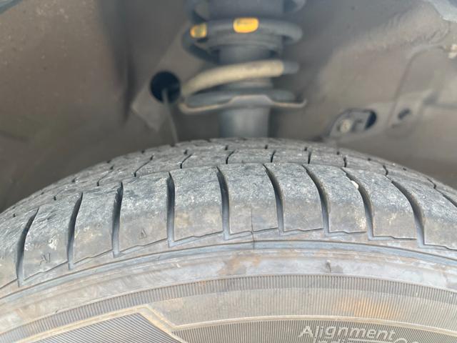 アルトラパンショコラ Ｘ　バックカメラ　フルセグ　ナビ　レッドステッチ入革巻きステアリングホイール／シフトノブ　ドラレコ前後　キーレスプッシュスタート　リモコンキー　アイボリーブラウンキルティングシート　アイドリングストップ（18枚目）