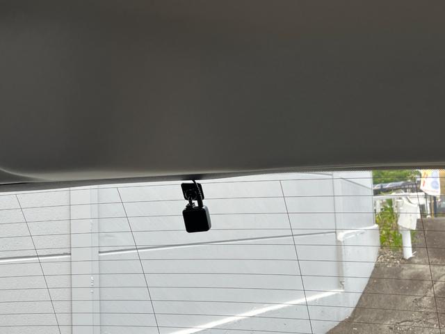 ゴルフトゥーラン ＴＳＩ　コンフォートライン　アップグレード＋ディスカバープロＰＫＧ　オプション　ＬＥＤヘッドライト　スマートエントリー　シルバールーフレール９．２インチディスプレイ　　ジェスチャーコントロール　　３ゾーン独立エアコン（10枚目）
