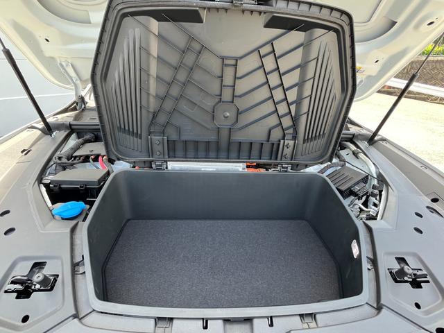ｅ－トロン ５０クワトロ　Ｓライン　インテリアＰＫＧ　パワーバックドア　禁煙車　バーチャルエクステリアミラー　アルカンターラレザー　４ゾーンオートエアコン　１２．３インチバーチャルコックピット液晶　マトリクスＬＥＤ　２０インチアルミ（46枚目）