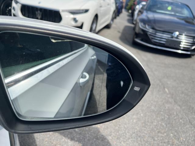 アルテオン シューティングブレーク ＴＳＩ　４モーション　Ｒラインアドバンス　本革シート　運転席メモリー付パワーシート　全席シートヒーター　禁煙車　　Ｒロゴ入り革巻きスポーツステアリングホイール　ヘッドアップディスプレイ　純正アルミ２０インチ（77枚目）