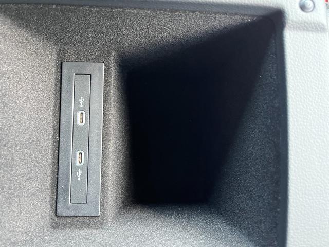 アルテオン シューティングブレーク ＴＳＩ　４モーション　Ｒラインアドバンス　本革シート　運転席メモリー付パワーシート　全席シートヒーター　禁煙車　　Ｒロゴ入り革巻きスポーツステアリングホイール　ヘッドアップディスプレイ　純正アルミ２０インチ（78枚目）