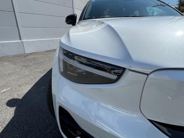ＸＣ４０リチャージ リチャージ　アルティメットシングルモーター　ｈａｒｍａｎｋａｒｄｏｎプレミアムサウンドオーディオシステム　純正アルミ２０インチ　禁煙車　ＬＥＤフロントフォグランプ　コーナリングランプ　ピクセルＬＥＤヘッドライト　パワーチャイルドロック（4枚目）