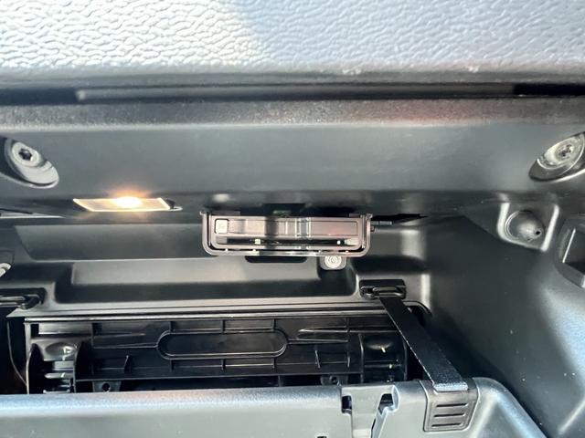 ＸＣ４０リチャージ リチャージ　アルティメットシングルモーター　ｈａｒｍａｎｋａｒｄｏｎプレミアムサウンドオーディオシステム　純正アルミ２０インチ　禁煙車　ＬＥＤフロントフォグランプ　コーナリングランプ　ピクセルＬＥＤヘッドライト　パワーチャイルドロック（60枚目）
