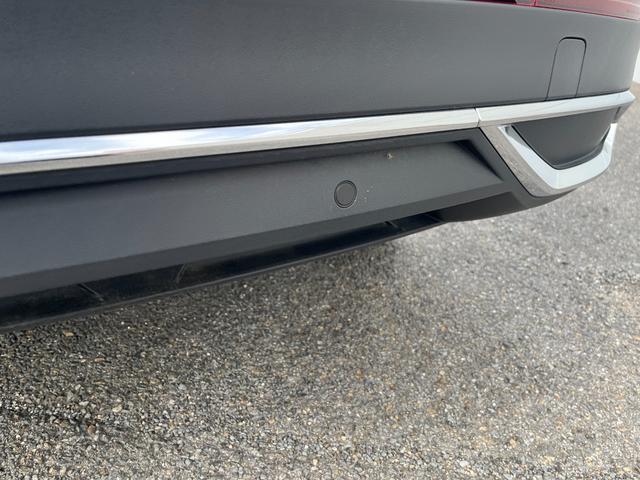 ティグアン TSI エレガンス パワーバックドア 禁煙車 ナビLEDライト 同一車線内全車速運転支援 アラウンドビューカメラ リアトラフィックアラート ディスカバープロ 全席シートヒーター デジタルコックピット12.3インチ(22枚目)