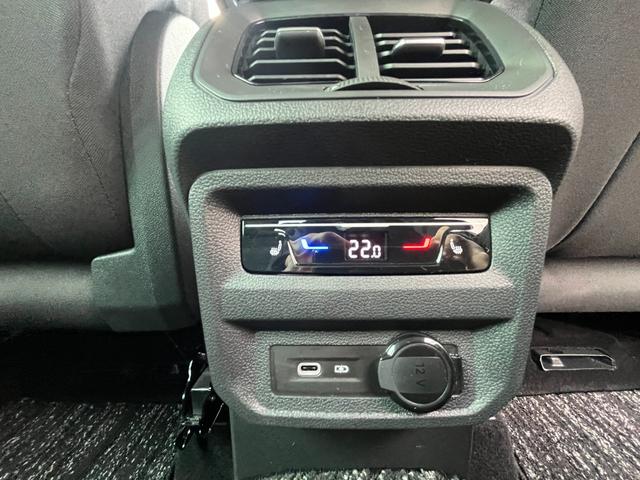 ティグアン TSI エレガンス パワーバックドア 禁煙車 ナビLEDライト 同一車線内全車速運転支援 アラウンドビューカメラ リアトラフィックアラート ディスカバープロ 全席シートヒーター デジタルコックピット12.3インチ(26枚目)