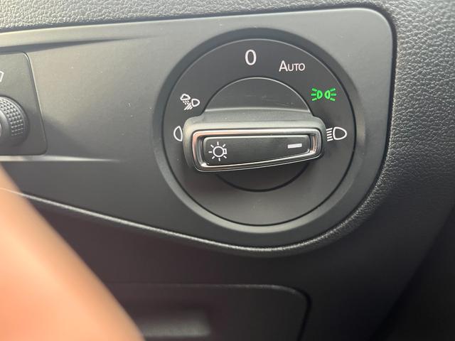 ティグアン TSI エレガンス パワーバックドア 禁煙車 ナビLEDライト 同一車線内全車速運転支援 アラウンドビューカメラ リアトラフィックアラート ディスカバープロ 全席シートヒーター デジタルコックピット12.3インチ(44枚目)