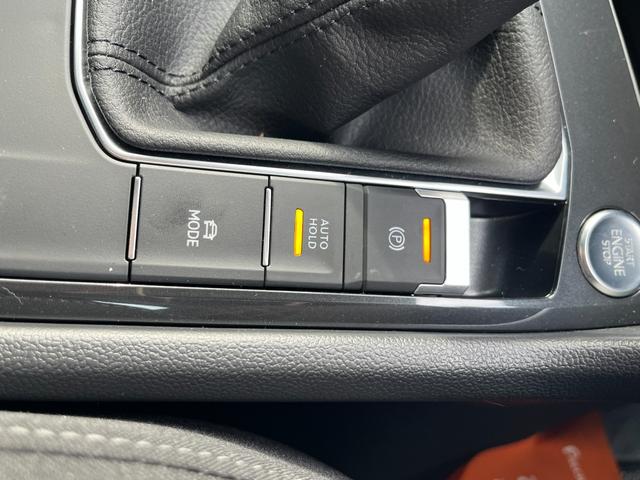 ティグアン TSI エレガンス パワーバックドア 禁煙車 ナビLEDライト 同一車線内全車速運転支援 アラウンドビューカメラ リアトラフィックアラート ディスカバープロ 全席シートヒーター デジタルコックピット12.3インチ(55枚目)