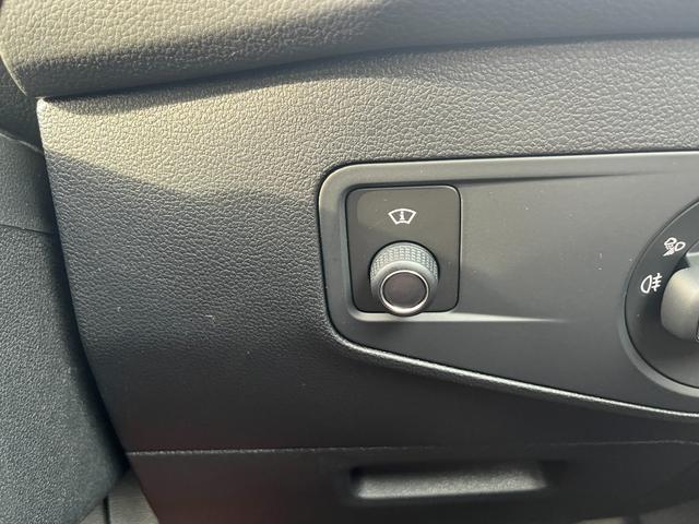 ティグアン TSI エレガンス パワーバックドア 禁煙車 ナビLEDライト 同一車線内全車速運転支援 アラウンドビューカメラ リアトラフィックアラート ディスカバープロ 全席シートヒーター デジタルコックピット12.3インチ(59枚目)