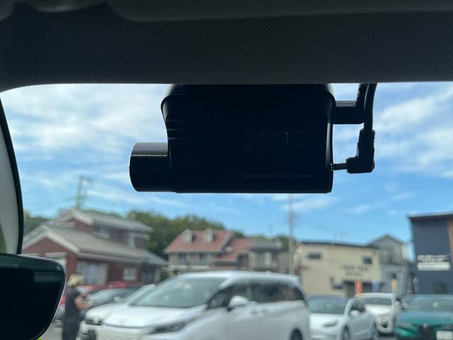 ティグアン TSI エレガンス パワーバックドア 禁煙車 ナビLEDライト 同一車線内全車速運転支援 アラウンドビューカメラ リアトラフィックアラート ディスカバープロ 全席シートヒーター デジタルコックピット12.3インチ(66枚目)