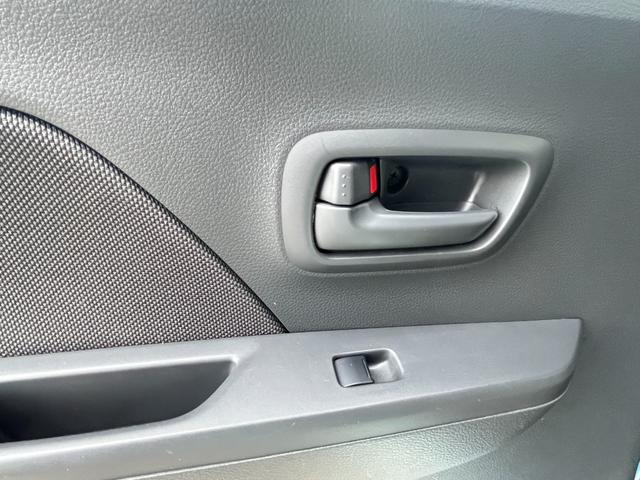 ワゴンR FA 禁煙車 ドライブレコーダー前後 自発光式アナログメーター アームレスト CD ウレタン製ステアリングホイール ダークグレーファブリックシート レッドレンズリアコンビネーションランプ(8枚目)