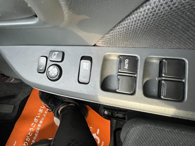 ワゴンR FA 禁煙車 ドライブレコーダー前後 自発光式アナログメーター アームレスト CD ウレタン製ステアリングホイール ダークグレーファブリックシート レッドレンズリアコンビネーションランプ(12枚目)