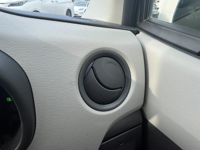 ワゴンR FA 禁煙車 ドライブレコーダー前後 自発光式アナログメーター アームレスト CD ウレタン製ステアリングホイール ダークグレーファブリックシート レッドレンズリアコンビネーションランプ(14枚目)