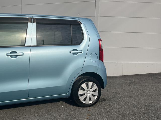 ワゴンR FA 禁煙車 ドライブレコーダー前後 自発光式アナログメーター アームレスト CD ウレタン製ステアリングホイール ダークグレーファブリックシート レッドレンズリアコンビネーションランプ(28枚目)