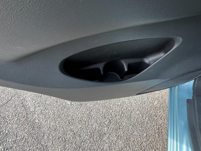 ワゴンR FA 禁煙車 ドライブレコーダー前後 自発光式アナログメーター アームレスト CD ウレタン製ステアリングホイール ダークグレーファブリックシート レッドレンズリアコンビネーションランプ(29枚目)