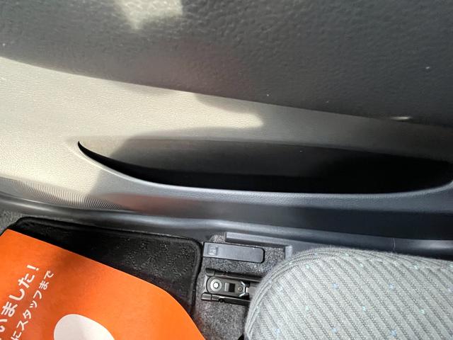 ワゴンR FA 禁煙車 ドライブレコーダー前後 自発光式アナログメーター アームレスト CD ウレタン製ステアリングホイール ダークグレーファブリックシート レッドレンズリアコンビネーションランプ(39枚目)