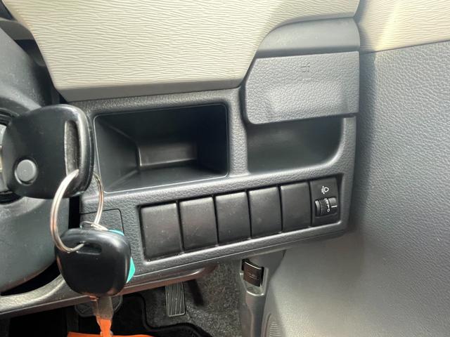 ワゴンR FA 禁煙車 ドライブレコーダー前後 自発光式アナログメーター アームレスト CD ウレタン製ステアリングホイール ダークグレーファブリックシート レッドレンズリアコンビネーションランプ(55枚目)