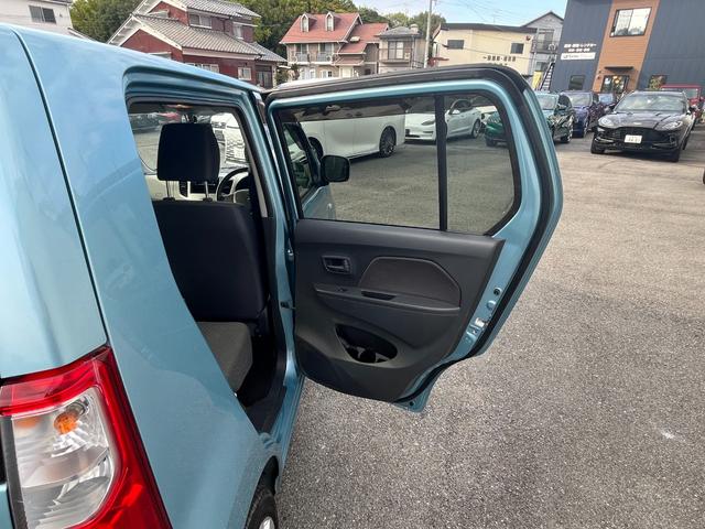 ワゴンR FA 禁煙車 ドライブレコーダー前後 自発光式アナログメーター アームレスト CD ウレタン製ステアリングホイール ダークグレーファブリックシート レッドレンズリアコンビネーションランプ(56枚目)