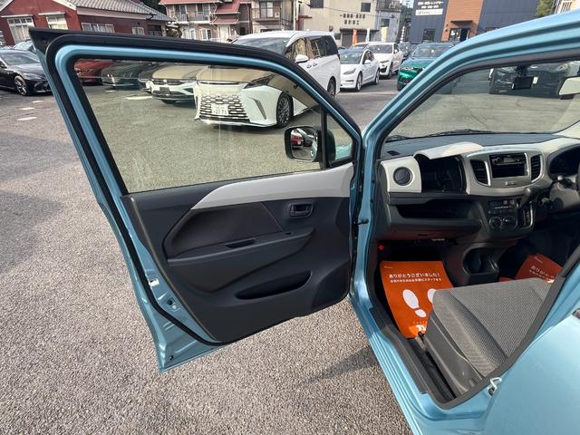 ワゴンR FA 禁煙車 ドライブレコーダー前後 自発光式アナログメーター アームレスト CD ウレタン製ステアリングホイール ダークグレーファブリックシート レッドレンズリアコンビネーションランプ(79枚目)