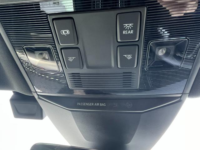 パサートヴァリアント TDI Rライン 駐車支援システム アラウンドビューカメラ Rロゴナッパ革スポーツシート Rロゴ入ディンプル革巻きステアリングホイール 8WAYパワーシート左右 シートヒーター左右 禁煙車(6枚目)