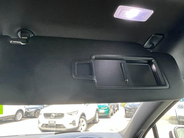 パサートヴァリアント TDI Rライン 駐車支援システム アラウンドビューカメラ Rロゴナッパ革スポーツシート Rロゴ入ディンプル革巻きステアリングホイール 8WAYパワーシート左右 シートヒーター左右 禁煙車(9枚目)