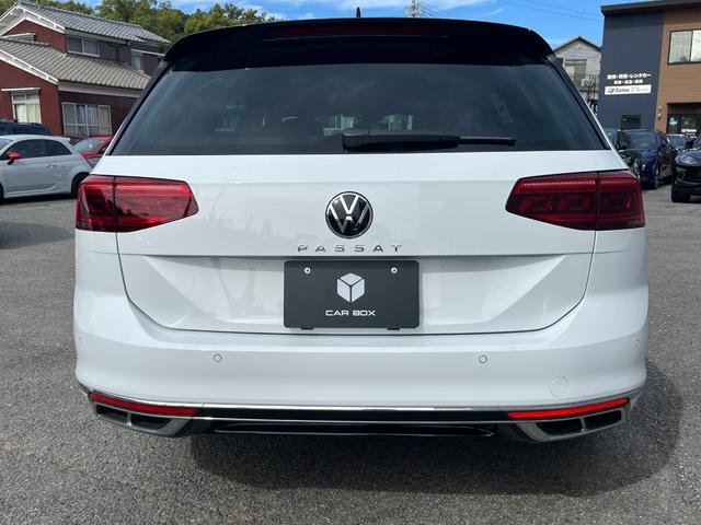 パサートヴァリアント TDI Rライン 駐車支援システム アラウンドビューカメラ Rロゴナッパ革スポーツシート Rロゴ入ディンプル革巻きステアリングホイール 8WAYパワーシート左右 シートヒーター左右 禁煙車(32枚目)