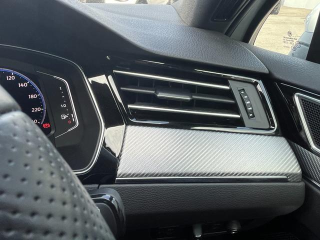 パサートヴァリアント TDI Rライン 駐車支援システム アラウンドビューカメラ Rロゴナッパ革スポーツシート Rロゴ入ディンプル革巻きステアリングホイール 8WAYパワーシート左右 シートヒーター左右 禁煙車(55枚目)