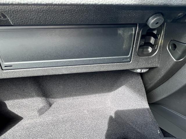 パサートヴァリアント TDI Rライン 駐車支援システム アラウンドビューカメラ Rロゴナッパ革スポーツシート Rロゴ入ディンプル革巻きステアリングホイール 8WAYパワーシート左右 シートヒーター左右 禁煙車(62枚目)