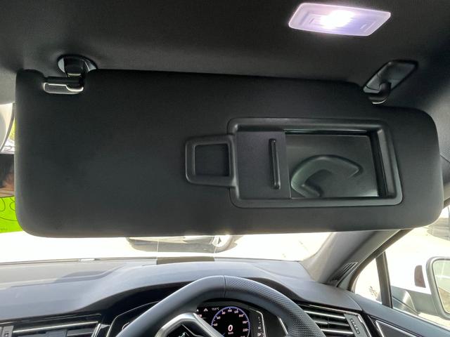 パサートヴァリアント TDI Rライン 駐車支援システム アラウンドビューカメラ Rロゴナッパ革スポーツシート Rロゴ入ディンプル革巻きステアリングホイール 8WAYパワーシート左右 シートヒーター左右 禁煙車(64枚目)