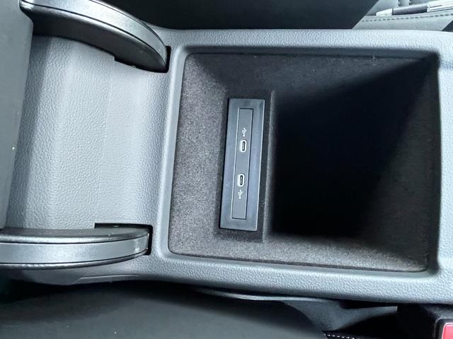 パサートヴァリアント TDI Rライン 駐車支援システム アラウンドビューカメラ Rロゴナッパ革スポーツシート Rロゴ入ディンプル革巻きステアリングホイール 8WAYパワーシート左右 シートヒーター左右 禁煙車(66枚目)