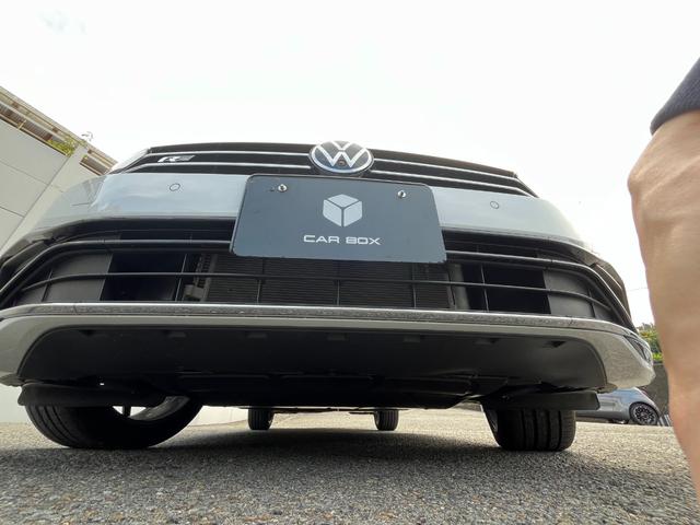 パサートヴァリアント TDI Rライン 駐車支援システム アラウンドビューカメラ Rロゴナッパ革スポーツシート Rロゴ入ディンプル革巻きステアリングホイール 8WAYパワーシート左右 シートヒーター左右 禁煙車(68枚目)