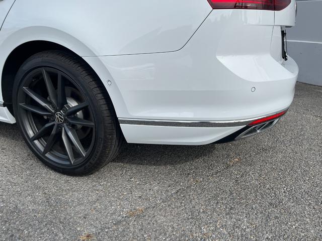パサートヴァリアント TDI Rライン 駐車支援システム アラウンドビューカメラ Rロゴナッパ革スポーツシート Rロゴ入ディンプル革巻きステアリングホイール 8WAYパワーシート左右 シートヒーター左右 禁煙車(74枚目)