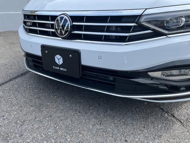 パサートヴァリアント TDI Rライン 駐車支援システム アラウンドビューカメラ Rロゴナッパ革スポーツシート Rロゴ入ディンプル革巻きステアリングホイール 8WAYパワーシート左右 シートヒーター左右 禁煙車(75枚目)